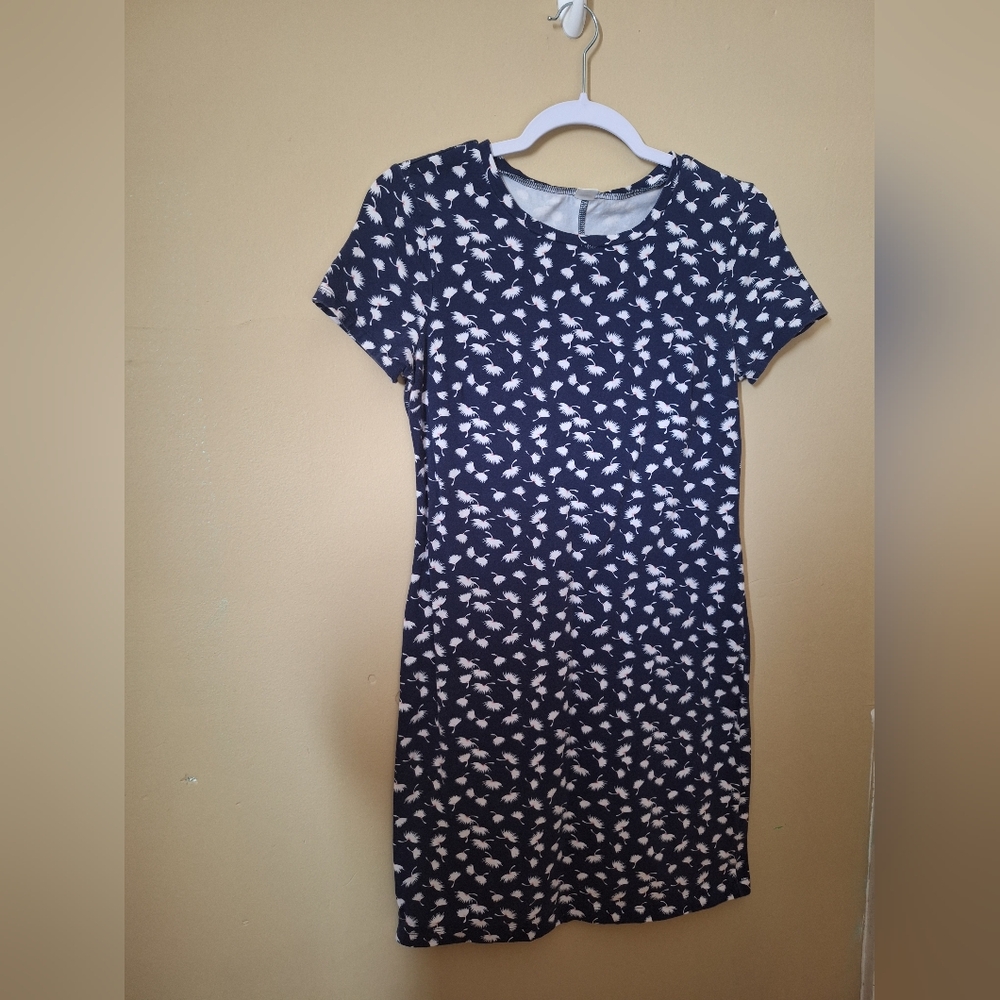 OLD NAVY dress dandelion print on a blue background Size S